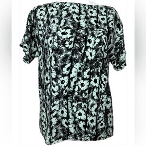 Kenzo Vintage Daisy Print Short Sleeve Blouse in Green & Black Size 34 (US 2)